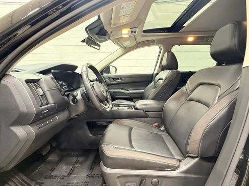 Used 2023 Nissan Pathfinder SL w/ SL Premium Package AWD/4WD image 28