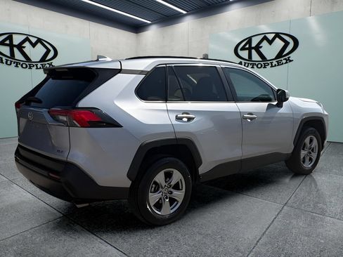 Used 2024 Toyota RAV4 XLE FWD image 3