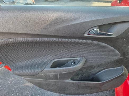 Used 2017 Chevrolet Cruze LT w/ Convenience Package image 9