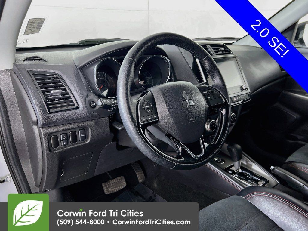 Used 2025 Mitsubishi Outlander Sport AWD image 2