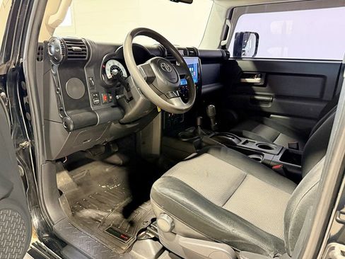 Used 2009 Toyota FJ Cruiser 4WD image 29