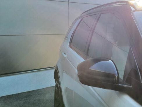 Used 2025 Land Rover Discovery Sport Dynamic SE image 44