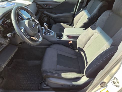 Used 2021 Subaru Outback Premium image 6