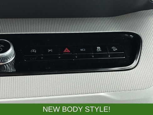 Used 2025 Ford Expedition Active image 35