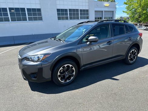 Used 2023 Subaru Crosstrek 2.0i Premium AWD/4WD image 2