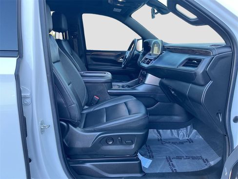 Used 2022 Chevrolet Tahoe Z71 w/ Luxury Package image 32