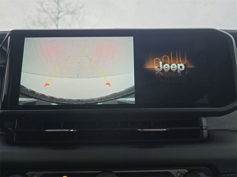 Used 2024 Jeep Wrangler Sahara image 15