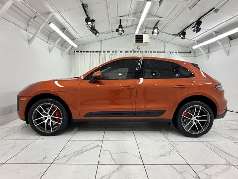 Certified 2024 Porsche Macan S AWD/4WD image 15