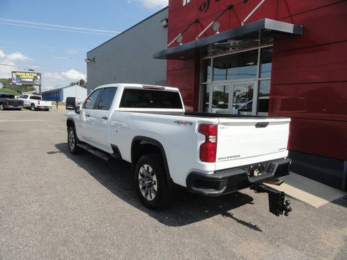 Used 2022 Chevrolet Silverado 2500 Custom AWD/4WD image 3