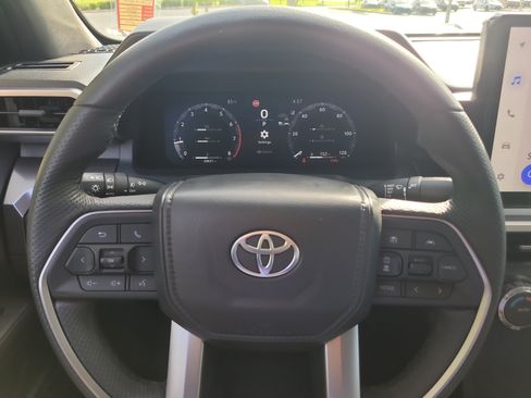 Certified 2025 Toyota Tacoma TRD Sport RWD image 29