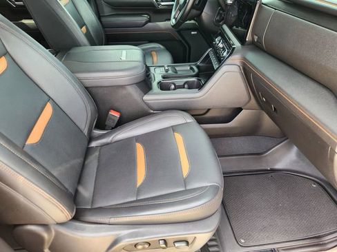 Used 2024 GMC Sierra 2500 AT4 AWD/4WD image 13