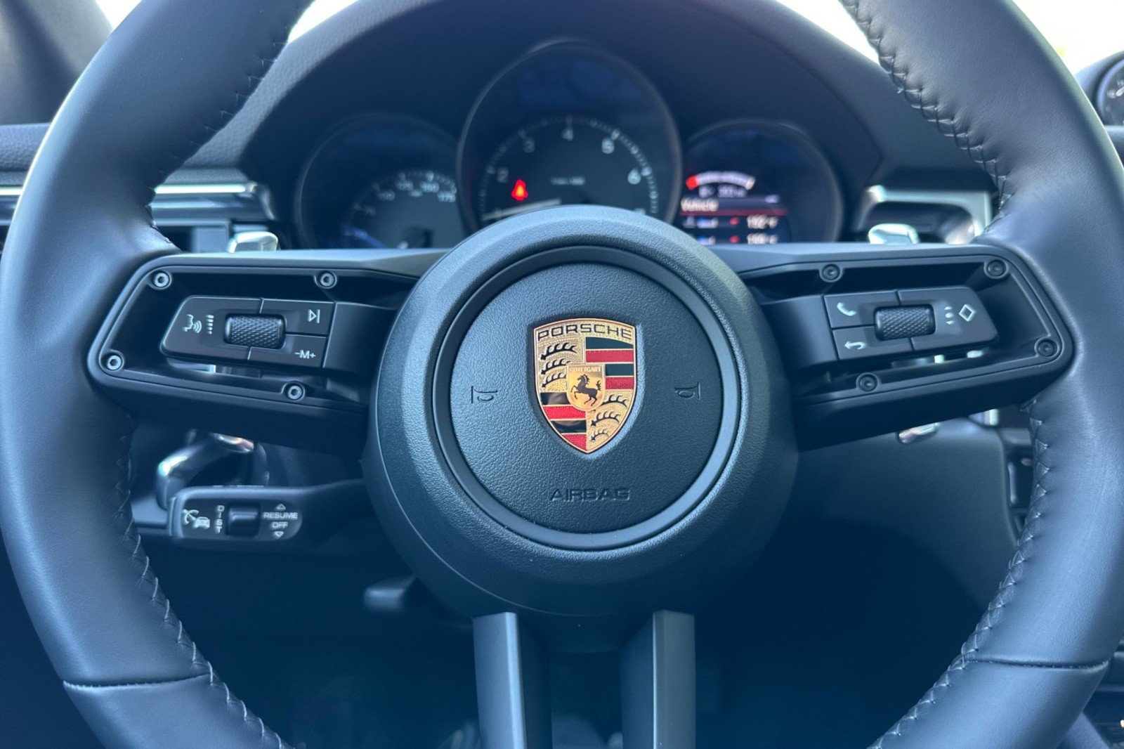 Used 2026 Porsche Macan AWD/4WD image 24