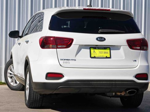 Used 2019 Kia Sorento LX image 5