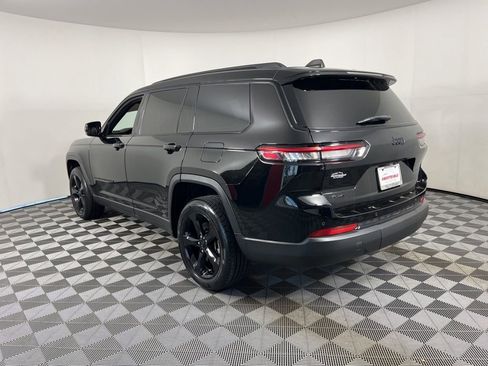 Used 2024 Jeep Grand Cherokee L Altitude AWD/4WD image 15