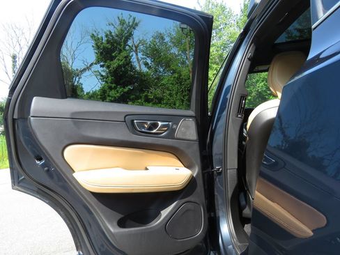 Used 2020 Volvo XC60 T8 Inscription AWD/4WD image 19