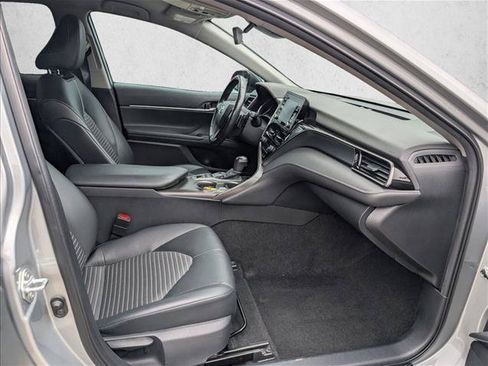 Used 2022 Toyota Camry SE FWD image 17