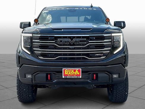 New 2025 GMC Sierra 1500 AT4 w/ AT4 Premium Package AWD/4WD image 3