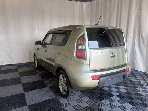 Used 2011 Kia Soul + w/ Audio Pkg FWD image 5
