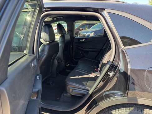 Used 2025 Ford Escape ST-Line image 10