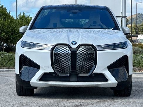 Used 2025 BMW iX xDrive50 w/ Premium Package AWD/4WD image 8