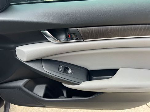 Used 2019 Honda Accord EX image 14