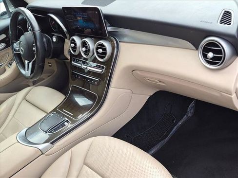 Used 2020 Mercedes-Benz GLC 300 w/ Premium Package image 20