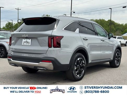 Used 2025 Kia Sorento S w/ Panoramic Sunroof Package FWD image 15