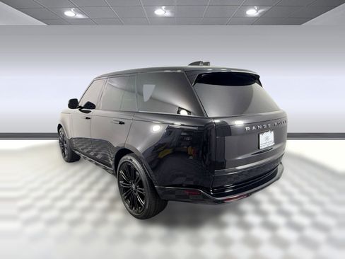 Used 2025 Land Rover Range Rover SE AWD/4WD image 3