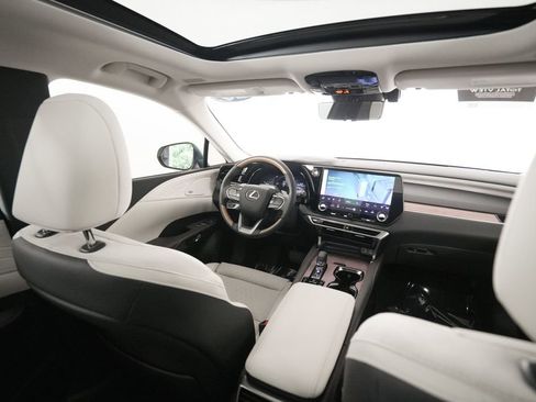 Certified 2026 Lexus RX 450h AWD w/ Convenience Package image 16