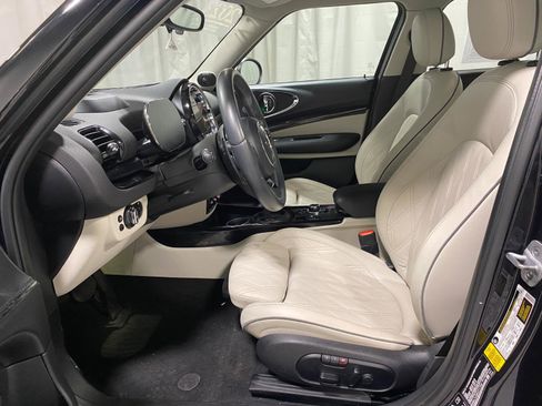 Certified 2023 MINI Cooper Clubman S image 18