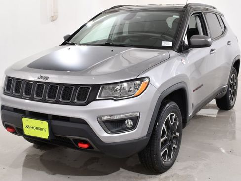Used 2019 Jeep Compass Trailhawk image 2