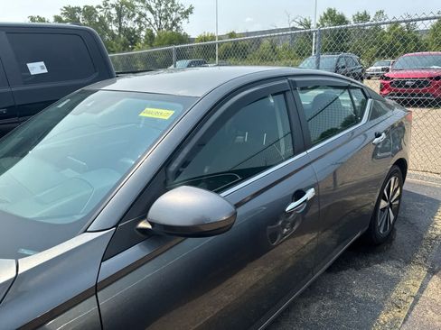 Used 2022 Nissan Altima 2.5 SV FWD image 20