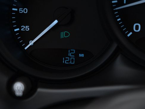 Certified 2025 Porsche Macan image 27