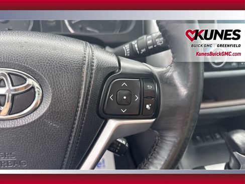 Used 2014 Toyota Highlander XLE AWD/4WD image 21