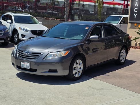 Used 2009 Toyota Camry LE FWD image 5