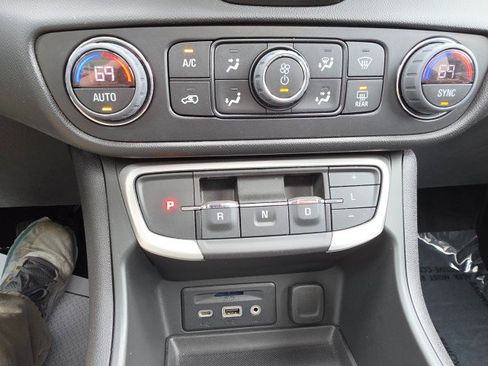 Used 2023 GMC Terrain SLT w/ Tech Package AWD/4WD image 47