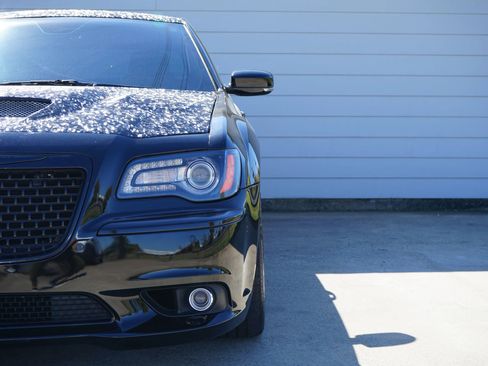 Used 2012 Chrysler 300 SRT8 image 11