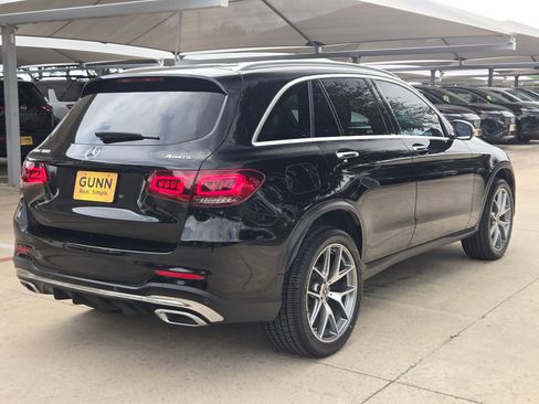 Used 2022 Mercedes-Benz GLC 300 4MATIC image 3