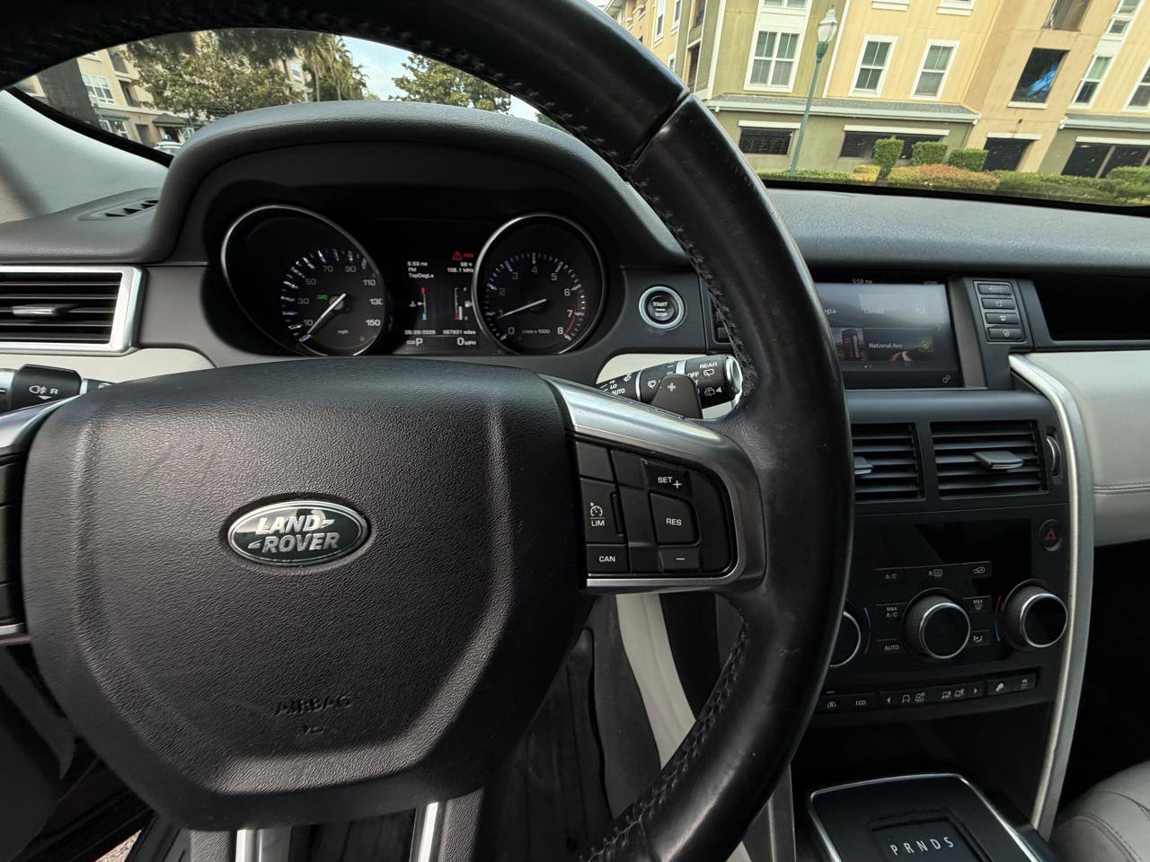 Used 2016 Land Rover Discovery Sport SE AWD/4WD image 54