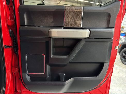 Used 2018 Ford F250 Lariat w/ Chrome Package image 17