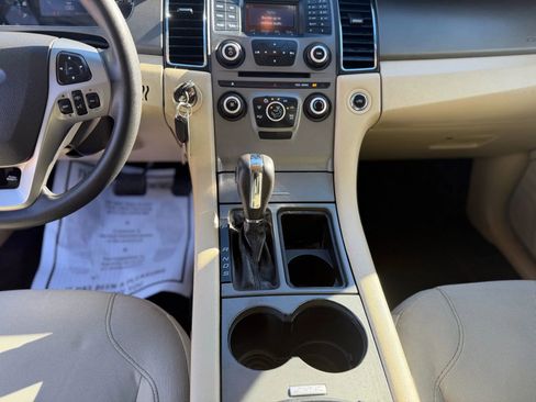 Used 2015 Ford Taurus SE image 24