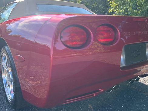 Used 2001 Chevrolet Corvette Convertible w/ Preferred Equipment Group2 RWD image 14