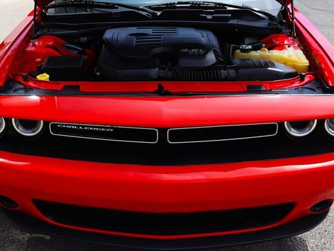Used 2018 Dodge Challenger SXT RWD image 50