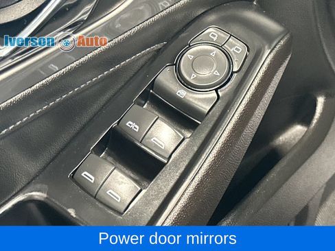 Used 2023 Chevrolet Traverse LT AWD/4WD image 21