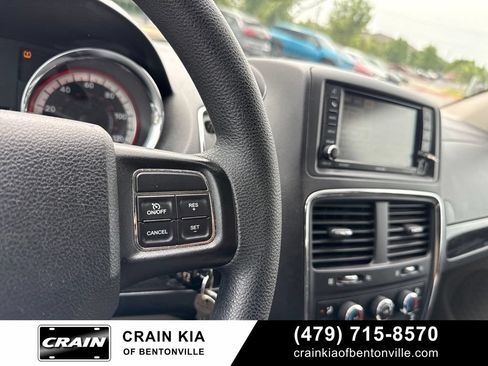 Used 2016 Dodge Grand Caravan SXT FWD image 25