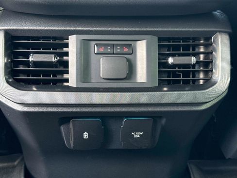 Used 2025 Ford F150 Platinum AWD/4WD image 16