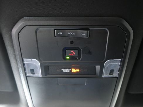 Used 2024 Toyota Tacoma TRD Off-Road image 31