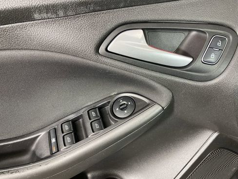 Used 2017 Ford Focus SEL w/ Cold Weather Package image 23