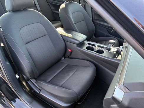 Used 2025 Nissan Altima 2.5 SV image 34