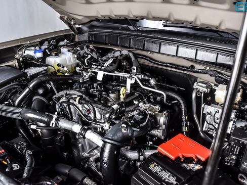 Used 2025 Ford Bronco Outer Banks AWD/4WD image 13